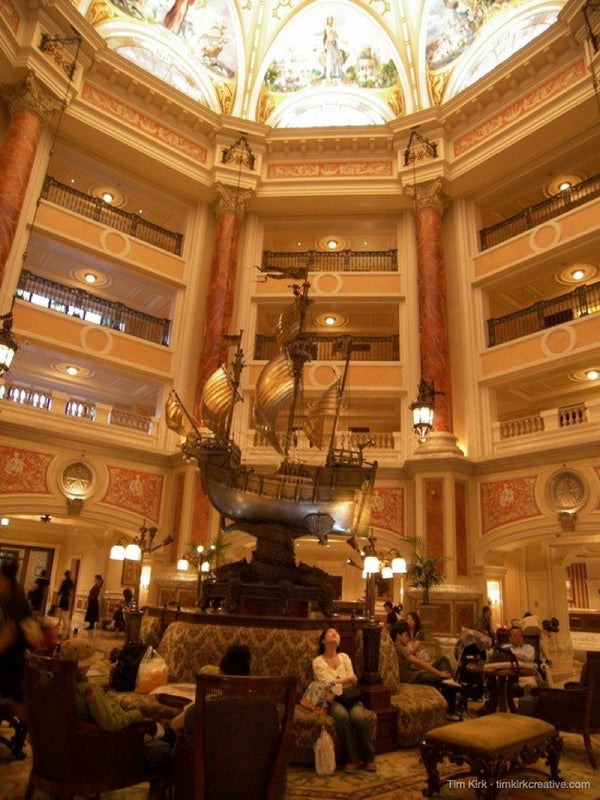 Tokyo DisneySea - Hotel MiraCosta Lobby